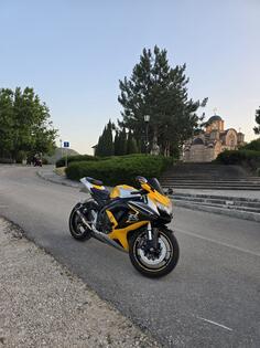 Suzuki - GSX R600