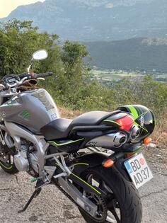 Yamaha - fz6
