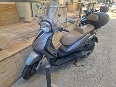 Piaggio - Beverly 250 Cruiser