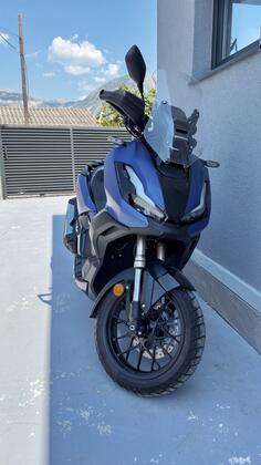 Honda - ADV 350