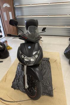 Piaggio - beverly