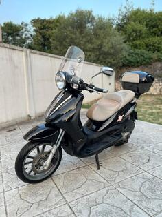 Piaggio - Beverly 250 Cruiser