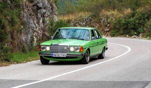 Mercedes Benz - 200 - w123