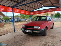 Volkswagen - Vento - 1.6