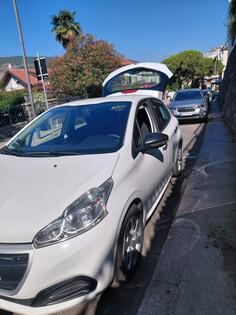 Peugeot - 208 - 1.6 HDI