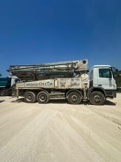 Mercedes Benz - 4141 8x4