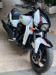 Suzuki - Intruder