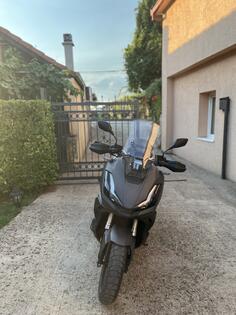 Honda - adv350