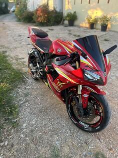 Yamaha - r1