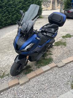 Honda - Adv 350