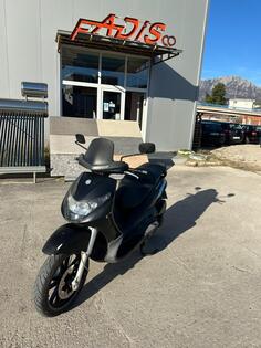 Piaggio - Beverly 250 Sport