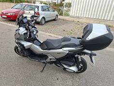 Honda - ADV 350