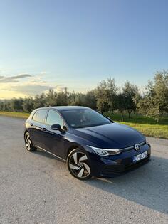 Volkswagen - Golf 8 - 2.0 tdi