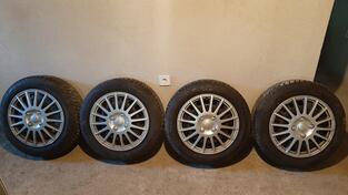 Fabričke felne i Maxxis gume