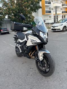 CFMoto - MT 700