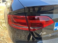 Oba stop svjetla za Audi - A4    - 2010