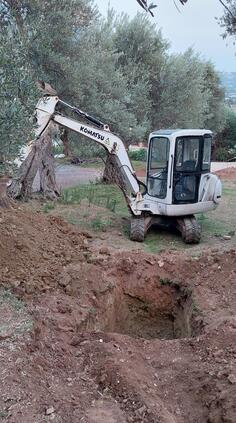 Komatsu - PC35R-8