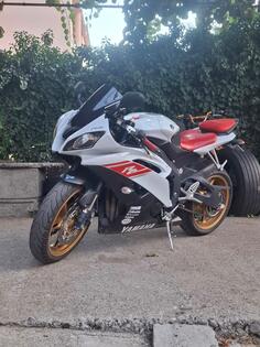 Yamaha - R6R