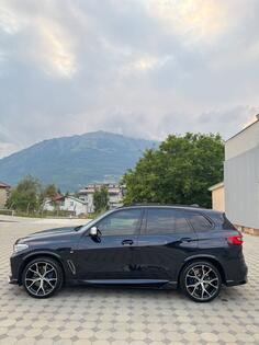 BMW - X5 M50 - 3.0