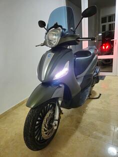 Piaggio - Beverly 300S