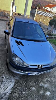 Peugeot - 206 - 1.1 benzin