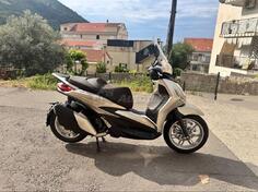 Piaggio - Beverly 400