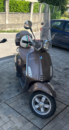 Piaggio - vespa
