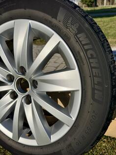 Fabričke felne i MichelinAlpin6 gume