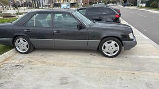 Mercedes Benz - 300 - E300