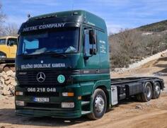 Mercedes Benz - 2557