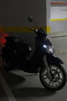 Piaggio - Beverly 200(250)