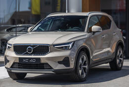 Volvo - XC 40 - B3 CORE