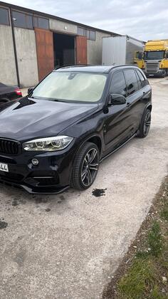 BMW - X5 M50 - 3.0