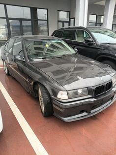 BMW - 320