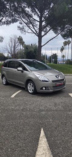 Peugeot - 5008 - 1.6hdi 7 siceva