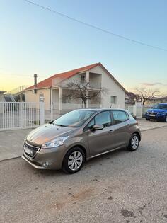 Peugeot - 208 - 1.6 HDI