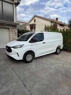 Ford - CUSTOM VAN