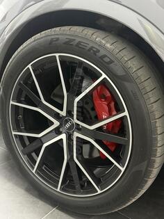 Fabričke rims and Pirelli tires