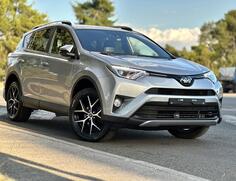 Toyota - RAV 4 - 2.0 D/EXECUTIVE/PRVA REG 11.2017/KEYLESS/KOŽA/RADAR/ALU 18