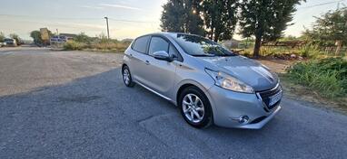 Peugeot - 208 - 1.2 benzin