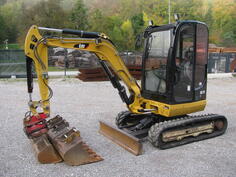 CAT - Mini bager Caterpillar 302D CR POWERTILLT 4 kašike