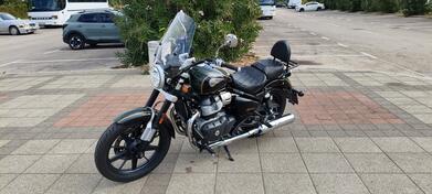 Royal Enfield - Super Meteor 650