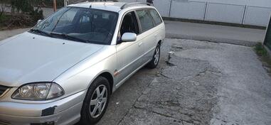 Toyota - Avensis - 2.0 d4d