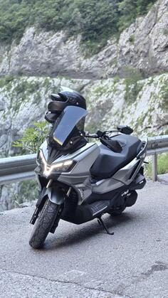 SYM - ADX 300