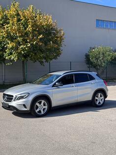 Mercedes Benz - GLA 200 - GLA 200d