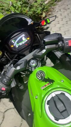 Kawasaki - zx650