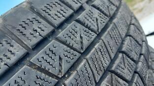 Bridgestone - m+s - Univerzalna guma