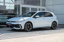 Volkswagen - Golf 8 - 2.0 TDI DSG 150 ks