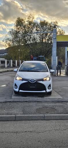 Toyota - Yaris - Hybrid