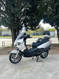 Piaggio - X9